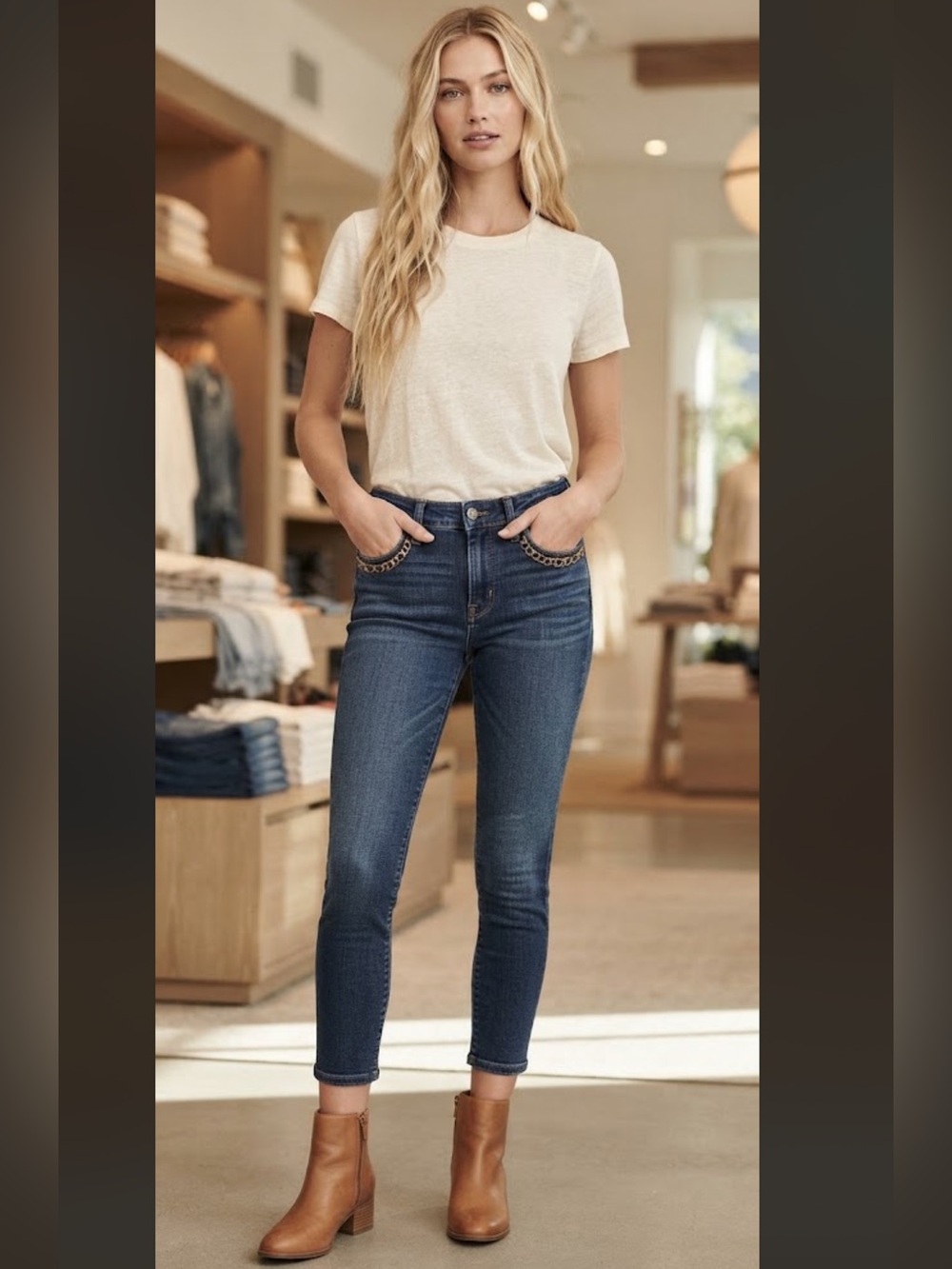 LIKE NEW HOLLISTER RAW HIDE WHIP STITCH POCKET, HIGH RISE JEAN. STRETCH. 29.
